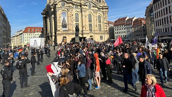 Teilnehmer bei der Gegenprotest-Demo