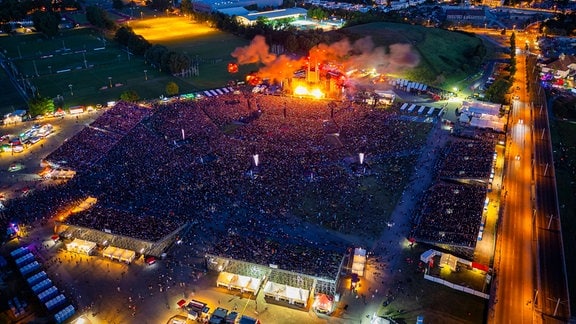 Luftbild zeigt Blick auf 1. Rammsteinkonzert 2024 in Dresden 