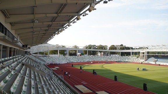 Vor Eröffnung des Steyer Stadions: Blick von der Tribühne.