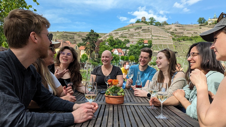 Let yourself drift through the Radebeul vineyards to music from all over the world
