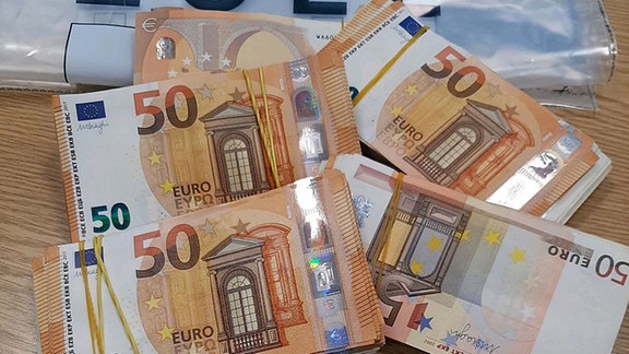Bündel von 50-Euro-Geldscheinen