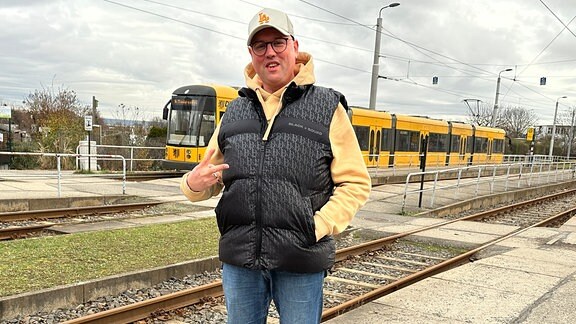 Der Straßenbahnfahrer Maik Zeuge fährt täglich in Dresden Passagiere an ihr Ziel.
