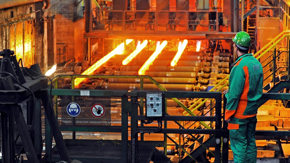 Turbulenzen an Strombörse Grund für gestoppte Produktion im Stahlwerk