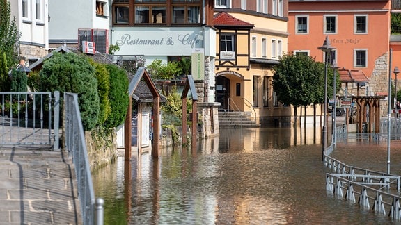 Hochwasser im Kurort Rathen in der Sächsischen Schweiz. 