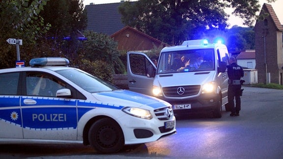 Die Bundespolizei greif illegal Eingereiste bei Pirna auf.