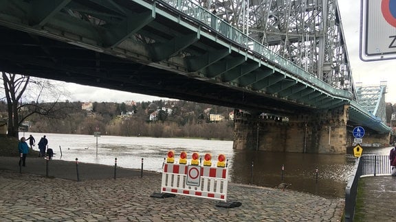 Hochwasser Dresden Blaues Wunder