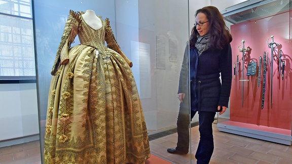 Das Prunkkleid der Kurfürstin Magdalena Sibylla von Sachsen in den Staatlichen Kunstsammlungen Dresden