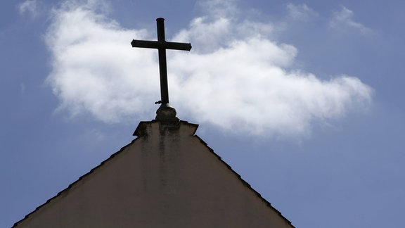 Kreuz auf Kirche
