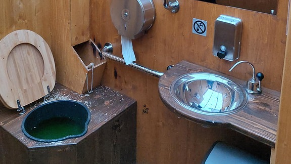 Neue Kompost-Toiletten im Lene-Voigt-Park in Leipzig