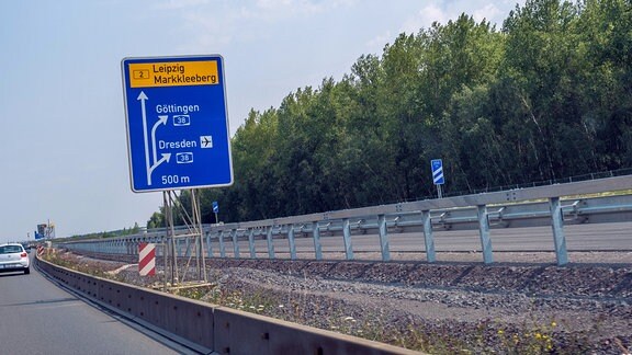 Autobahn 72 im Bergbau und Technikpark südlich von Leipzig