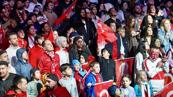 Fans beim Achtelfinale in Leipzig