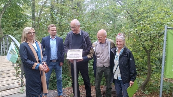 Leipzig-Grünau: Eröffnung der Bogenbrücke im Robert-Koch-Park