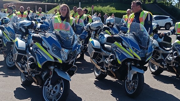 Polizei übt für die EURO 24 in Leipzig eine Motorrad-Eskorte