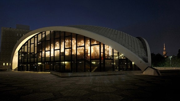 Das Opernhaus Dortmund bei Nacht