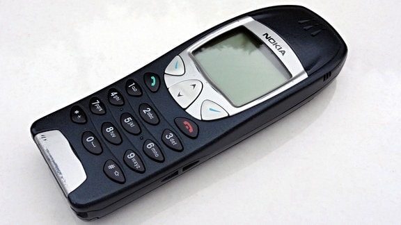 Altes grosses Nokia Mobiltelefon.