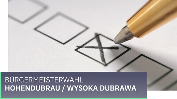 Wahl Gemeinde Hohendubrau / Wysoka Dubrawa . Ein Kreuz wird mit einem Stift auf einem Zettel gesetzt.