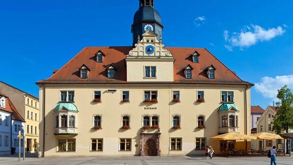 Borna Marktplatz mit Rathaus und Goldener Stern 