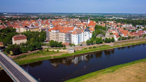 Luftbild Torgau mit Schloss Hartenfels