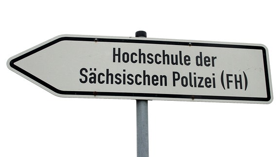 Ein Wegweiser zur Sächsischen Polizeihochschule in Rothenburg