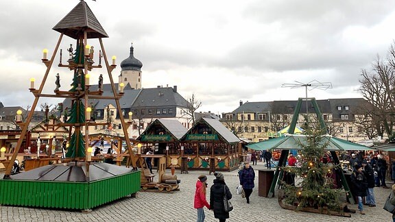 Blick auf den Weihnachtsmarkt in Marienberg