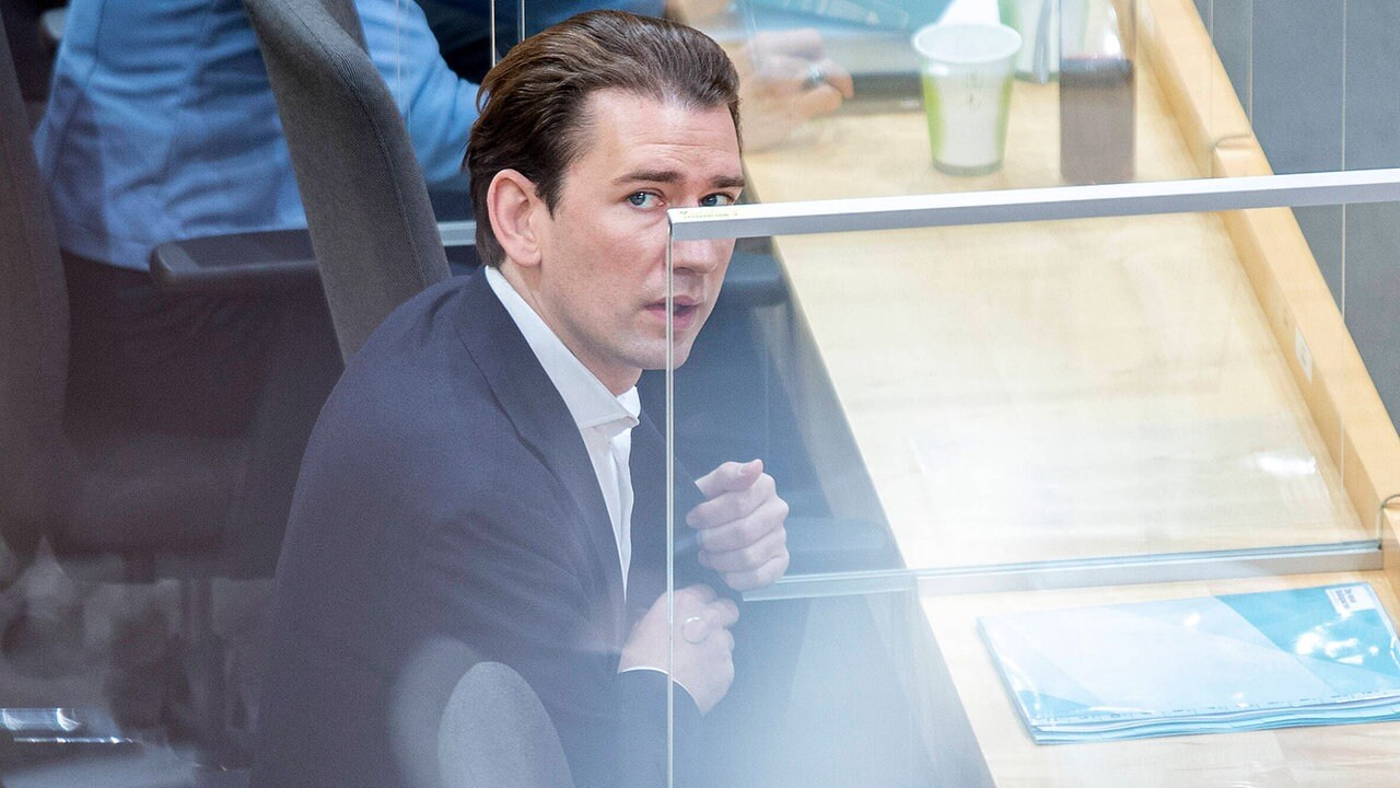 osterreichs ex kanzler kurz verliert immunitat mdr de