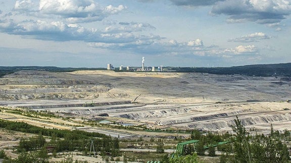 Tagebau Turow mit Kohlekraftwerk