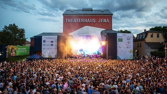 Lichtshow bei der Kulturarena Jena