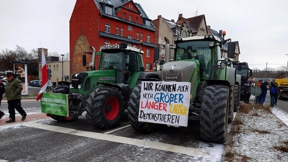 Bauern protestieren mit ihren Traktoren