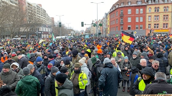 Menschenmenge beim Bauernprotest in Erfurt.