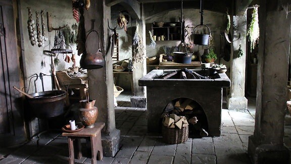 Mittelalterlich eingerichtete Küche