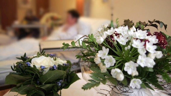 Blumen am Krankenbett