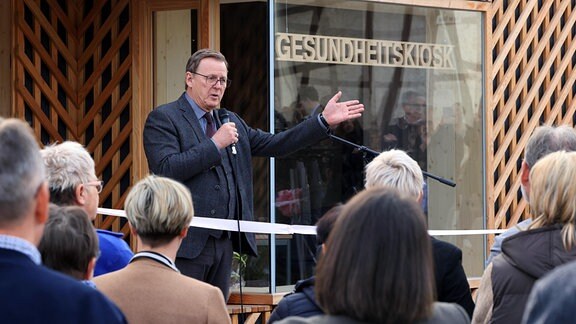 Bodo Ramelow Linke, Thüringens Ministerpräsident spricht bei der Eröffnung des ersten Thüringer Gesundheitskiosks.
