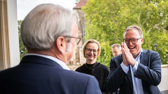 v.l. Georg Maier (SPD), Katja Wolf (BSW), Fraktionsvorsitzende, Mario Voigt (CDU-Fraktionsvorsitzender)