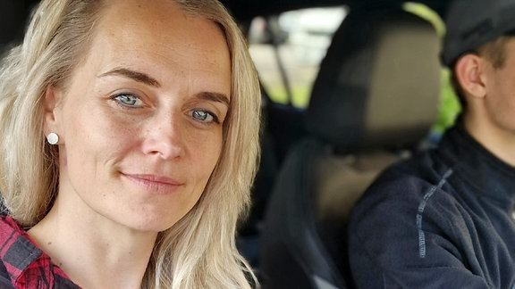 Fahrlehrerin Anka Gerngroß im Auto