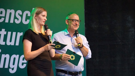 Die Grünen-Spitzenkandidaten Madeleine Henfling und Bernhard Stengele in Erfurt beim Wahlkampfauftakt der Grünen für die Thüringer Landtagswahl.