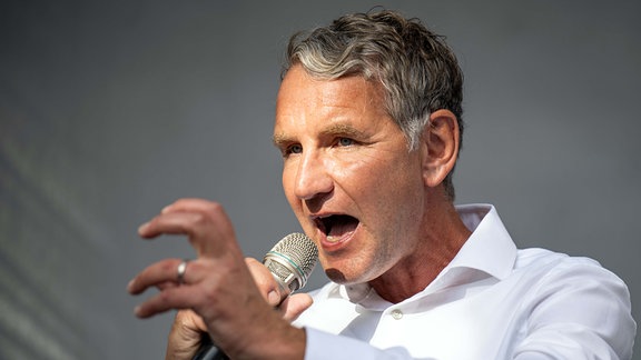 AfD-Spitzenkandidat Björn Höcke spricht auf einer Veranstaltung. Am 1. September 2024 wird in Thüringen ein neuer Landtag gewählt.