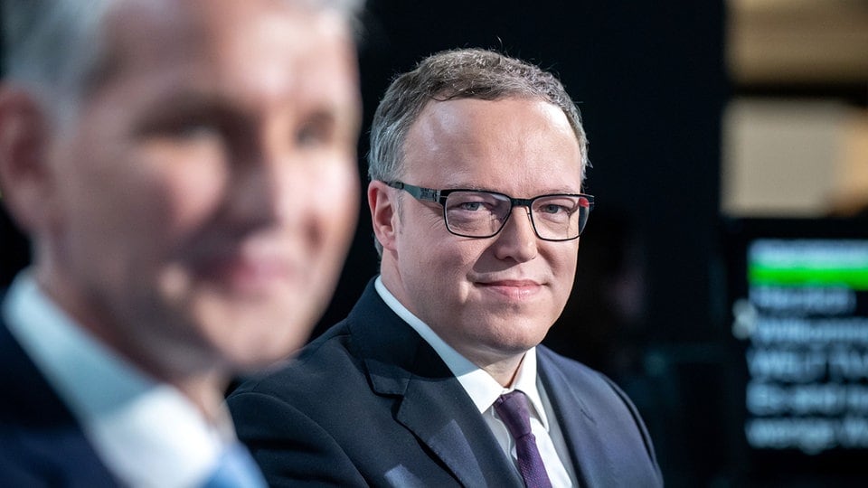 Duel télévisé entre Höcke et Voigt : critiques et éloges de la presse et des hommes politiques