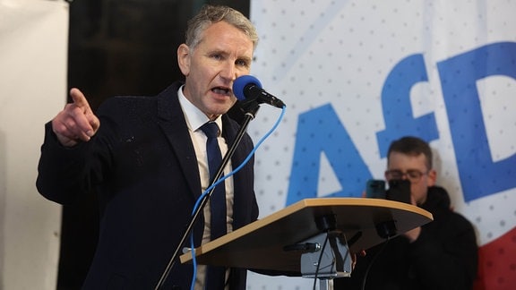 Björn Höcke spricht 2022 bei einer Kundgebung.