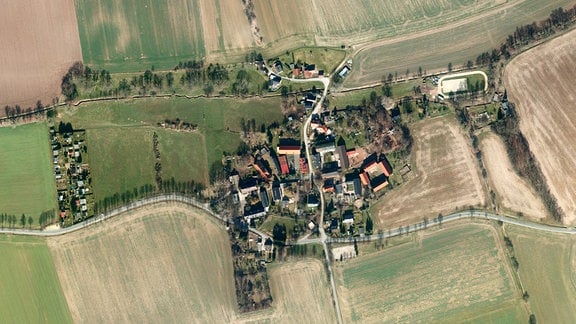 Luftaufnahme von Illsitz im Altenburger Land als Ortsteil zur Gemeinde Altkirchen