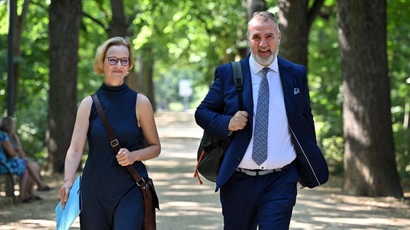 Katja Wolf, Landesvorsitzende des Bündnis Sahra Wagenknecht (BSW) in Thüringen, und Steffen Schütz, der Co-Vorsitzender des BSW Thüringen