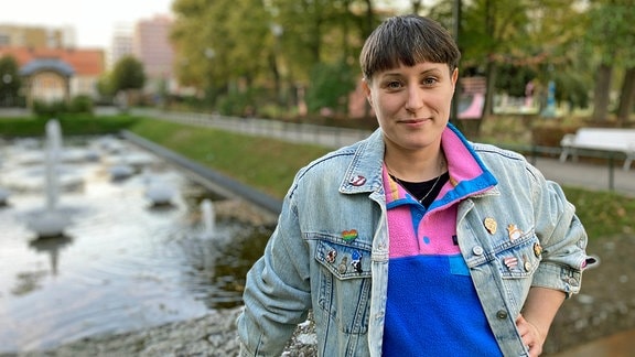 Marie-Catherine Schaller auf einer Brücke im Folkets Park in Malmö, wo die Thüringerin derzeit ihr Auslandsstudium absolviert. 