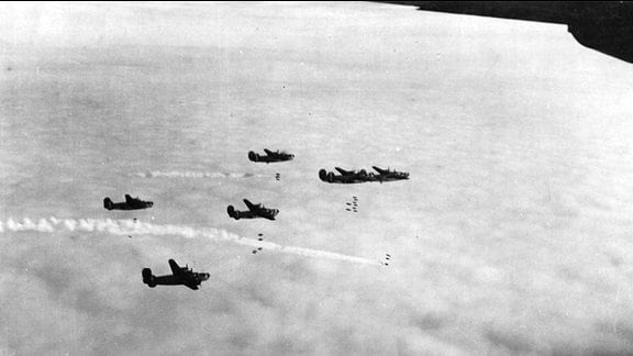Bombardierung von Gera 1945 - Bomber in der Luft