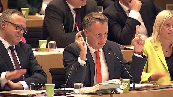 Andreas Bühl von der CDU-Fraktion erhebt das Wort im Thüringer Landtag.