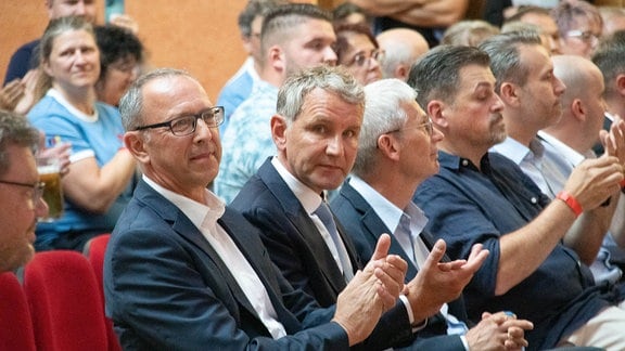 Die Spitzenkandidaten der AfD für die anstehenden Landtageswahlen, Hans-Christoph Berndt für Brandenburg, Björn Höcke für Thüringen und Jörg Urban für Sachsen, beim Wahlkampfauftakt in Arnstadt.