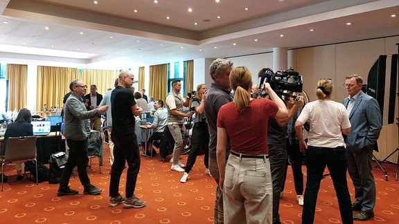 Pressekonferenz mit ausländischen Journalisten und Bodo Ramelow.