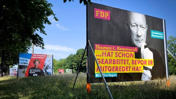 Wahlplakat der Partei FDP mit Foto Spitzenkandidat Thomas L. Kemmerich und der SPD zu den bevorstehenden Wahlen der Landtagswahl am 01. September 2024 in Erfurt im Freistaat Thüringen.