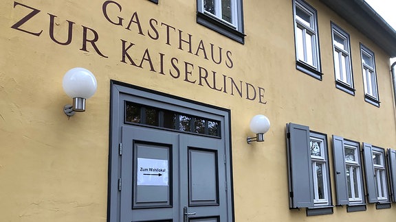 Wahllokal im Gasthaus Zur Kaiserlinde in Zimmernsupra.
