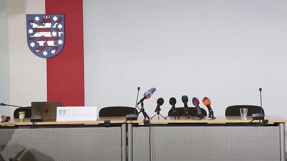 Leere Plätze AfD bei der Pressekonferenz