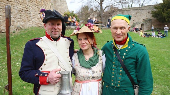 Menschen beim Osterspaziergang in Apolda