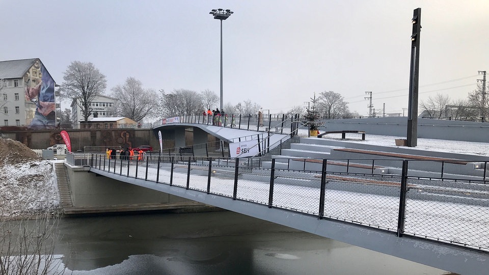Promenadendeck in Erfurt: Neue Brücke über Schmidtstedter Knoten ...